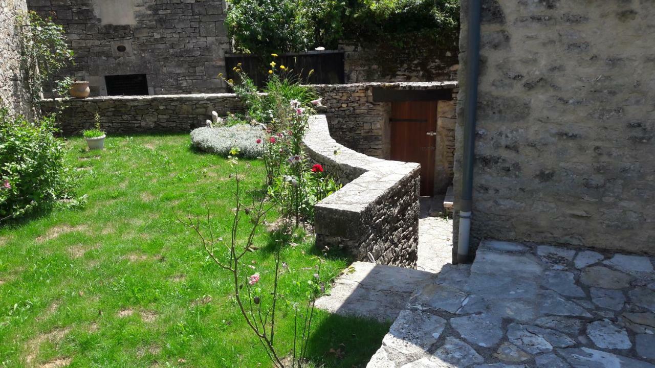 Maison En Pierres Au Coeur Du Village Medieval De Villeneuve ภายนอก รูปภาพ